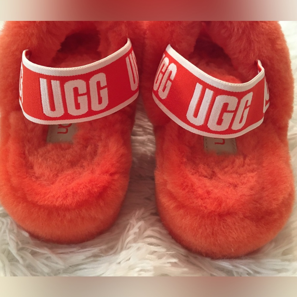 UGG Girl's Fluff Yeah Slide Slippers - LIKE NEW CONDITION! - Picture 9 of 12